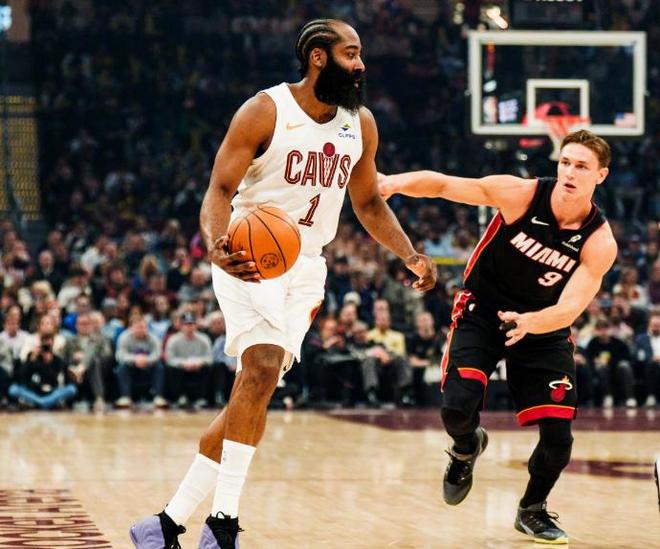 热火客场力克骑士终结五连败 哈登体能成胜负关