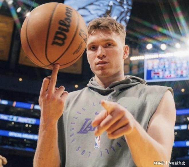 克内克特季后赛低迷遭下放 交易价值归零引担忧