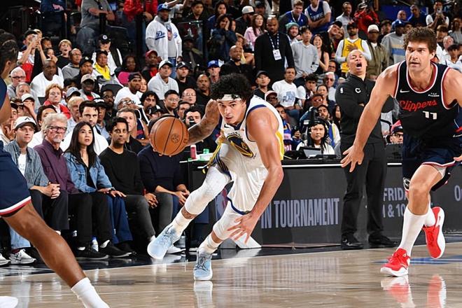 勇士逆转快船晋级季后赛 桑托斯20+6+5助球队绝地