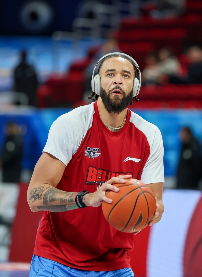 北京首钢外援麦基夜生活频繁训练迟到引争议